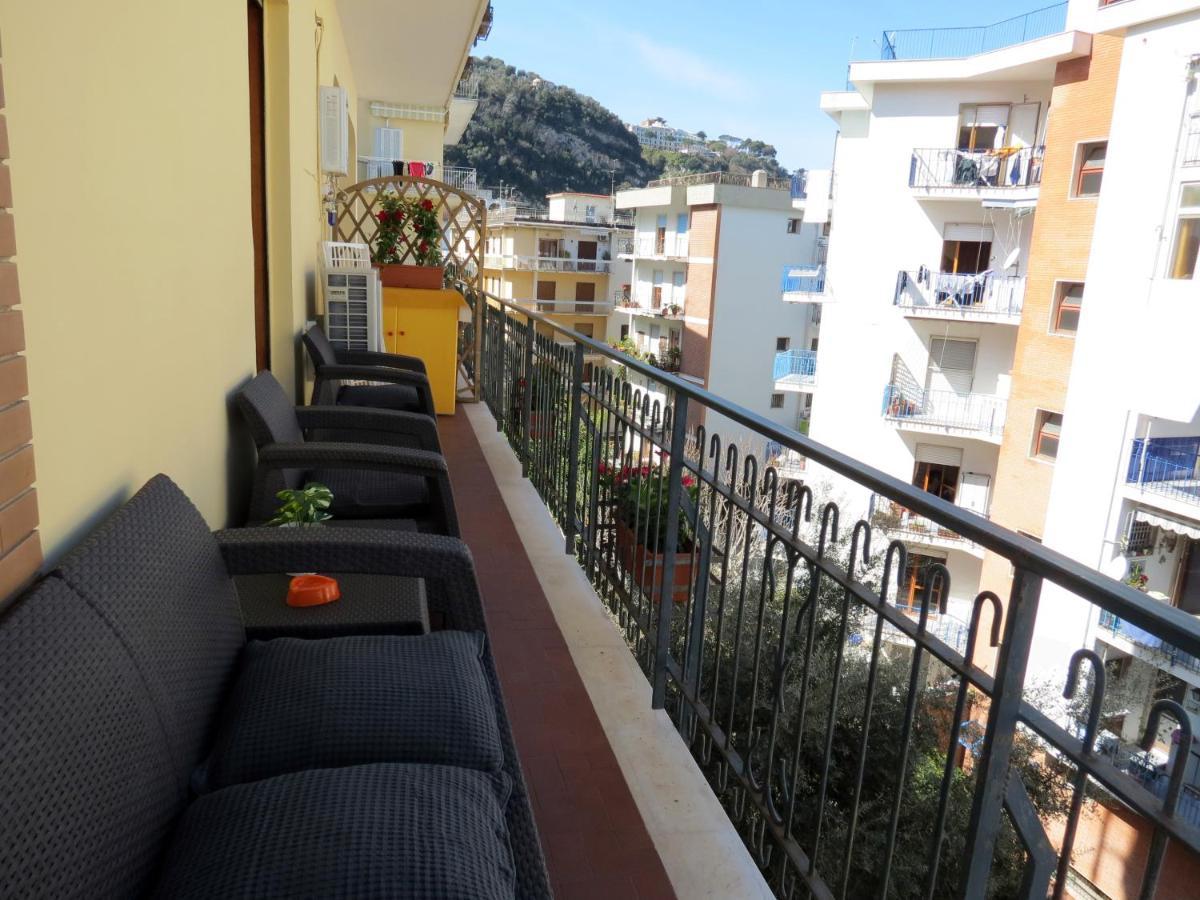 Syrene Apartment Sorrento Eksteriør billede